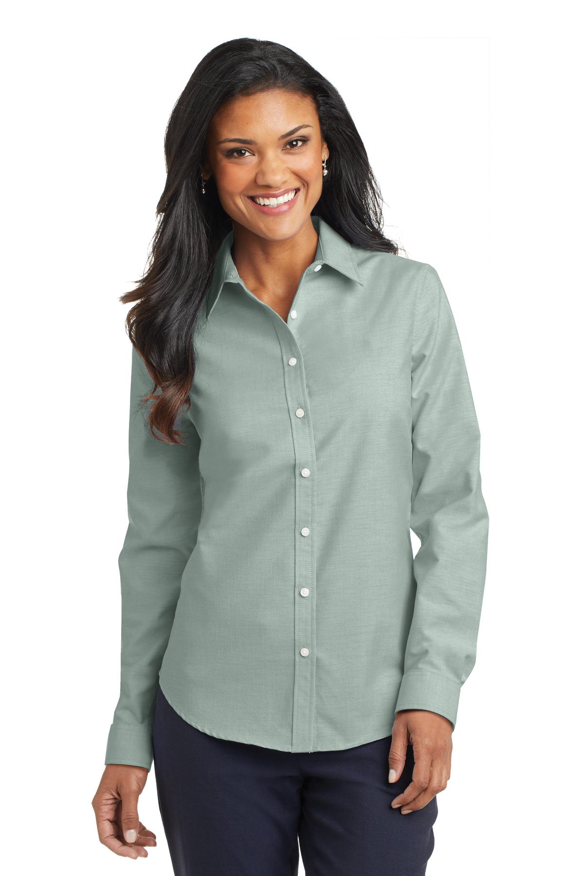 Look your best in a tried-and-true oxford that performs. Des - Green